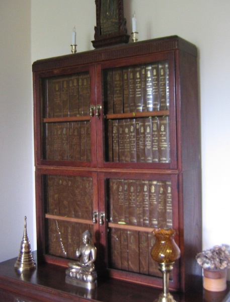 File:Tipitaka1.jpg